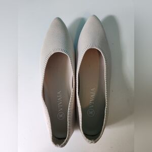 NWOT - Vivaia Cream Pointed Toe Flats